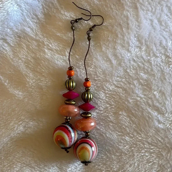 Jewelry - 🩷NWT Fashion Jewelry Fun Dangle Earrings 🧡